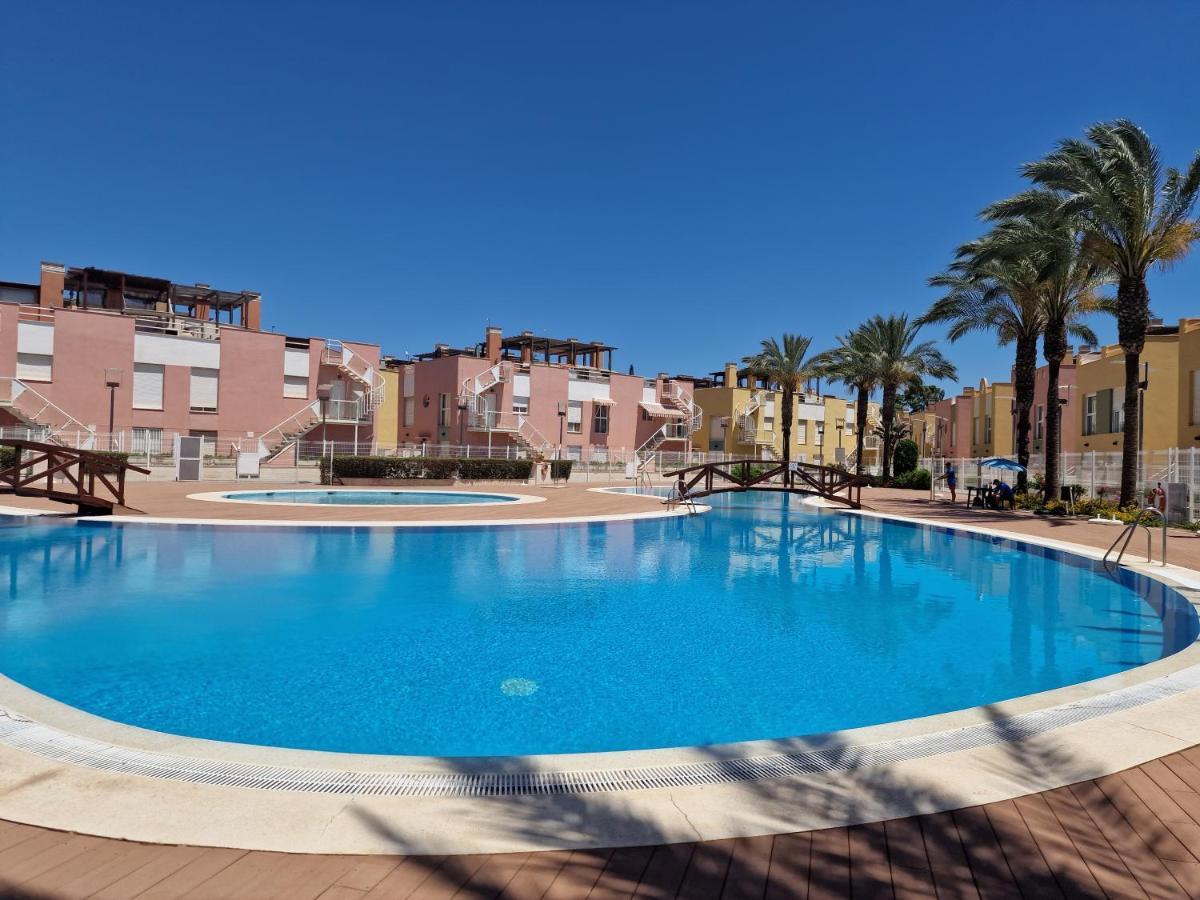 Precioso Bajo Con Jardin En Vera Bagian luar foto
